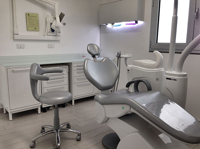 Attrezzature - Studio Dentistico Sardano a Monopoli